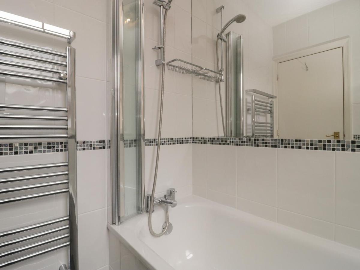 1 Abbey Court Apartment Sherborne  Ngoại thất bức ảnh