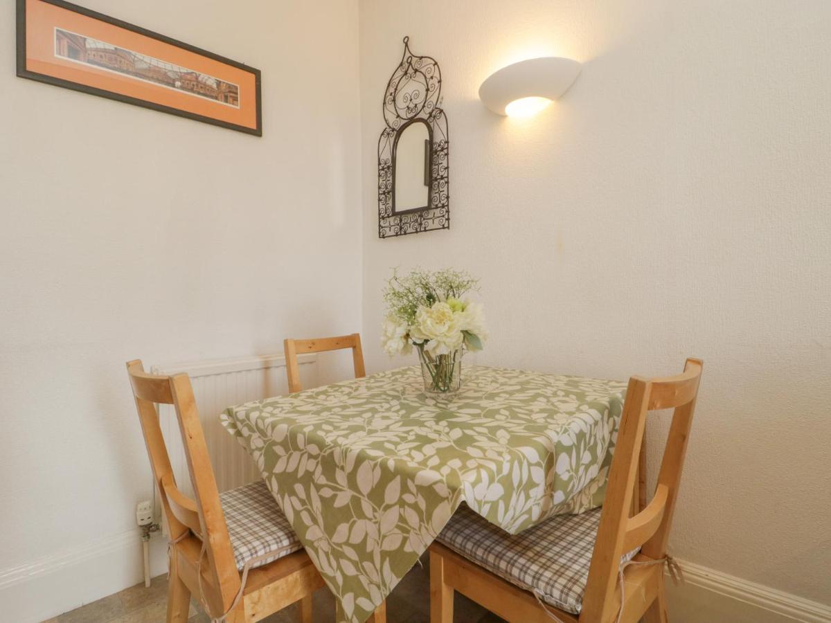1 Abbey Court Apartment Sherborne  Ngoại thất bức ảnh